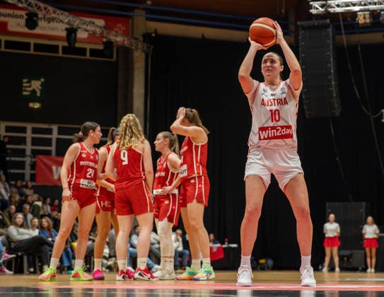 BASKETBALL - FIBA Quali, AUT vs SUI VIENNA,AUSTRIA,17.MAR.26 - BASKETBALL - FIBA Women s EURO Basket 2027, qualification, Austria vs Switzerland. Image shows the team of SUI and Alexia Allesch (AUT).  GEPAxpictures xGabrielxLopez