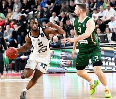 Quart de finale Eurocoupe - 17 mars 2026 PHOTOPQR LE PROGRES Catherine AULAZ - Bourg-en-Bresse 17 03 2026 - Quart de finale Eurocoupe - 17 mars 2026 -Quart de finale d Eurocoupe - saison 2025 2026 - JL Bourg (blanc) - reçoit Ljubljana à Ekinox, à Bourg-en-Bresse. Adam Mokoka (JL Bourg) BASKET Eurocup JL Bourg - Ljubljana Bourg-en-Bresse Ain Rhône-Alpes France  Copyright: xPHOTOPQR LExPROGRES MAXPPPxCatherinexAULAZx 20260317LPL7368 20260317LPL7368