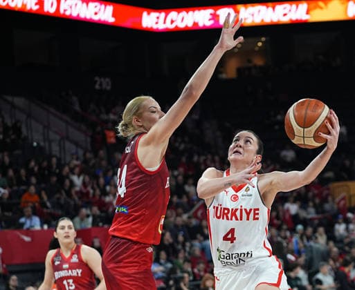 Turkiye v Hungary -FIBA Women World Cup Qualifiers ISTANBUL, TURKIYE - MARCH 17: Turkiye player Olcay Cakir (4) and Hungary player Dorka Juhasz (14) compete for the ball during the FIBA Women World Cup Qualifiers Group C basketball match between Turkiye and Hungary at the Turkcell Basketball Development Center in Istanbul, Turkiye on March 17, 2026. Esra Bilgin Anadolu Istanbul Turkey. Editorial use only. Please get in touch for any other usage.  Copyright: x2026xAnadoluxEsraxBilginx
