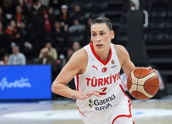 Turkiye v Hungary -FIBA Women World Cup Qualifiers ISTANBUL, TURKIYE - MARCH 17: Turkiye player Sevgi Uzun (2) in action during the FIBA Women World Cup Qualifiers Group C basketball match between Turkiye and Hungary at the Turkcell Basketball Development Center in Istanbul, Turkiye on March 17, 2026. Esra Bilgin Anadolu Istanbul Turkey. Editorial use only. Please get in touch for any other usage.  Copyright: x2026xAnadoluxEsraxBilginx