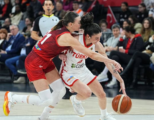 Turkiye v Hungary - FIBA Women’s World Cup Qualifiers ISTANBUL, TURKIYE - MARCH 17: Olcay Cakir (4) of Turkiye in action against Reka Lelik (21) of Hungary during the FIBA Women’s World Cup Qualifiers Group C basketball match between Turkiye and Hungary at the Turkcell Basketball Development Center, in Istanbul, Turkiye, on March 17, 2026. Esra Bilgin Anadolu Istanbul Turkey. Editorial use only. Please get in touch for any other usage.  Copyright: x2026xAnadoluxEsraxBilginx