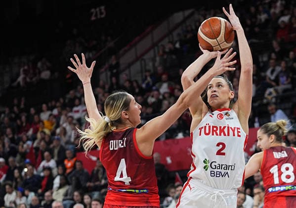 Turkiye v Hungary - FIBA Women’s World Cup Qualifiers ISTANBUL, TURKIYE - MARCH 17: Sevgi Uzun (2) of Turkiye in action against Debora Dubei (4) of Hungary during the FIBA Women’s World Cup Qualifiers Group C basketball match between Turkiye and Hungary at the Turkcell Basketball Development Center, in Istanbul, Turkiye, on March 17, 2026. Esra Bilgin Anadolu Istanbul Turkey. Editorial use only. Please get in touch for any other usage.  Copyright: x2026xAnadoluxEsraxBilginx