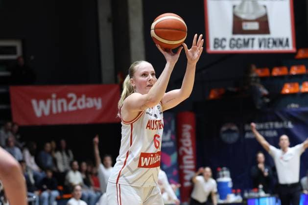 VIENNA, AUSTRIA, MAR. 17, 2026 WOMEN BASKETBALL EUROBASKET 2027 QUALIFIERS Â·First Round Â· Group D, AUSTRIA vs SWITZERLAND Sina Hollerl (AUT) shooting the ball VIENNA VIENNA, Hallmann Dome Hallmann Dome, Austria (AUT) AUSTRIA