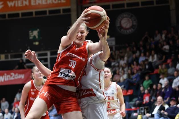 VIENNA, AUSTRIA, MAR. 17, 2026 WOMEN BASKETBALL EUROBASKET 2027 QUALIFIERS Â·First Round Â· Group D, AUSTRIA vs SWITZERLAND Lin Schwarz (SUI) in a rebound duel VIENNA VIENNA, Hallmann Dome Hallmann Dome, Austria (AUT) AUSTRIA