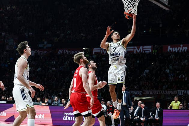 Olympiacos Piraeus v Fenerbahce Beko - Euroleague PIRAEUS, GREECE - MARCH 17: Wade Baldwin (2) of Fenerbahce in action during the Euroleague match between Olympiacos Piraeus and Fenerbahce Beko, at Peace and Friendship Stadium, in Piraeus, Greece, on 17 March, 2026. Andreas Papakonstantinou Anadolu Piraeus Greece. Editorial use only. Please get in touch for any other usage.  Copyright: x2026xAnadoluxAndreasxPapakonstantinoux