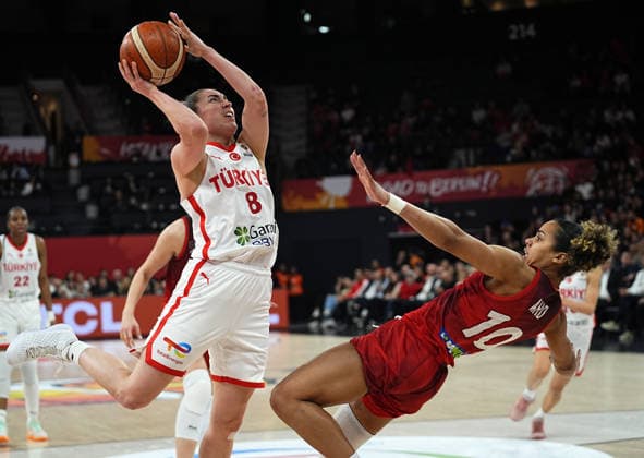 Turkiye v Hungary - FIBA Women’s World Cup Qualifiers ISTANBUL, TURKIYE - MARCH 17: Ayse Cora Yamaner (8) of the Turkiye in action against Nina Aho (10) of Hungary during the FIBA Women World Cup Qualifiers Group C match between Turkiye and Hungary at the Turkcell Basketball Development Center in Istanbul, Turkiye on March 17, 2026. Esra Bilgin Anadolu Istanbul Turkey. Editorial use only. Please get in touch for any other usage.  Copyright: x2026xAnadoluxEsraxBilginx