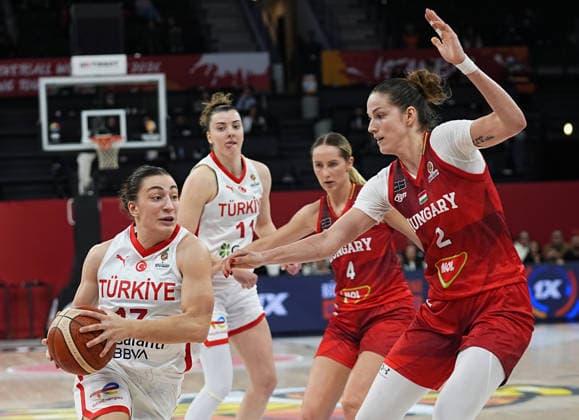 Turkiye v Hungary - FIBA Women’s World Cup Qualifiers ISTANBUL, TURKIYE - MARCH 17: Derin Erdogan (17) of the Turkiye in action against Virag Takacs-Kiss (2) of Hungary during the FIBA Women World Cup Qualifiers Group C match between Turkiye and Hungary at the Turkcell Basketball Development Center in Istanbul, Turkiye on March 17, 2026. Esra Bilgin Anadolu Istanbul Turkey. Editorial use only. Please get in touch for any other usage.  Copyright: x2026xAnadoluxEsraxBilginx