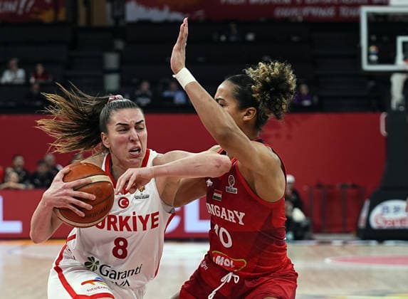 Turkiye v Hungary - FIBA Women’s World Cup Qualifiers ISTANBUL, TURKIYE - MARCH 17: Ayse Cora Yamaner (8) of the Turkiye in action against Nina Aho of Hungary during the FIBA Women World Cup Qualifiers Group C match between Turkiye and Hungary at the Turkcell Basketball Development Center in Istanbul, Turkiye on March 17, 2026. Esra Bilgin Anadolu Istanbul Turkey. Editorial use only. Please get in touch for any other usage.  Copyright: x2026xAnadoluxEsraxBilginx