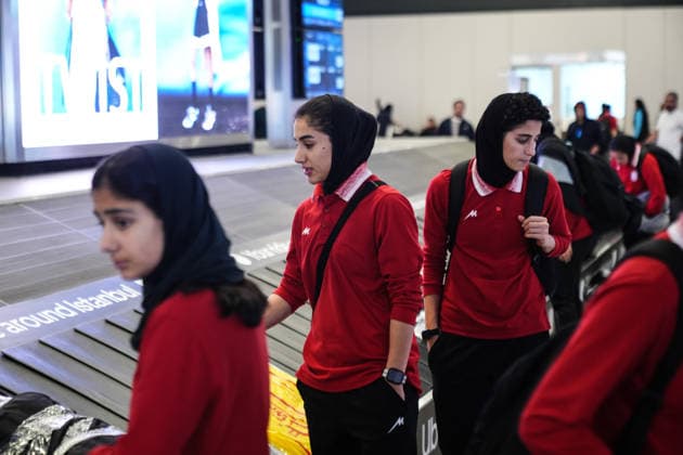 Football, Women, Iran national team at Istanbul Airport
