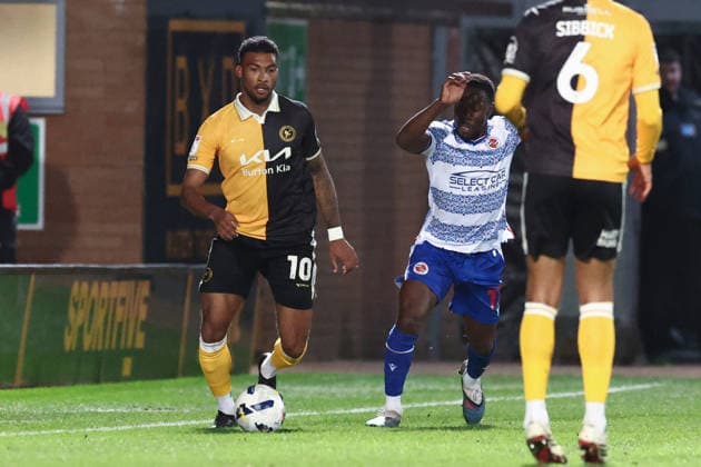 Burton Albion v Reading, EFL Sky Bet League 1 Burton Albion midfielder Tyrese Shade (10) holds off Reading defender Andy Yiadom (17) during the EFL Sky Bet League 1 match between Burton Albion and Reading at the Pirelli Stadium, Burton upon Trent, UK on 17 March 2026. Burton upon Trent Pirelli Stadium Staffordshire UK Editorial use only DataCo restrictions apply See www.football-dataco.com , Copyright: xJohnxMallettx PSI-23912-0037