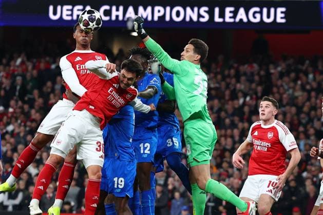 Gabriel of Arsenal with a header on goal Arsenal v Bayer 04 Leverkusen, UEFA Champions League, Round of 16, Second Leg, Football, Emirates Stadium, London, UK - 17 Mar 2026London Emirates Stadium United Kingdom EDITORIAL USE ONLY No use with unauthorised audio, video, data, fixture lists, club league logos or live services. Online in-match use limited to 120 images, no video emulation. No use in betting, games or single club league player publications. Copyright: xSimonxDael Shutterstockx 16776376t