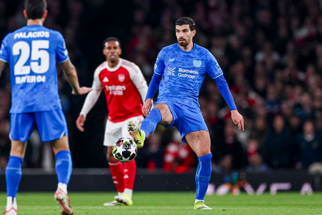 LONDON, ENGLAND - MARCH 17: Martin Terrier of Bayer 04 Leverkusen passes the ball during the UEFA Champions League 2025 26 Round of 16 Second Leg match between Arsenal FC and Bayer 04 Leverkusen at Arsenal Stadium on March 17, 2026 in London, England.  Copyright: xRenexNijhuis MBxMediax
