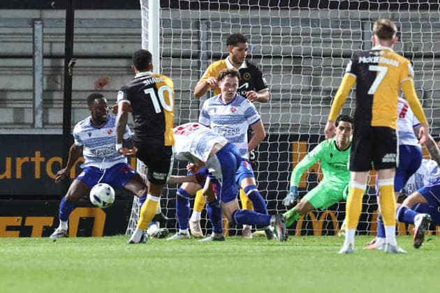 Burton Albion v Reading, EFL Sky Bet League 1 Burton Albion midfielder Tyrese Shade (10) has a shot blocked during the EFL Sky Bet League 1 match between Burton Albion and Reading at the Pirelli Stadium, Burton upon Trent, UK on 17 March 2026. Burton upon Trent Pirelli Stadium Staffordshire UK Editorial use only DataCo restrictions apply See www.football-dataco.com , Copyright: xJohnxMallettx PSI-23912-0040