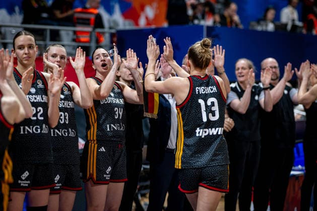 Basketball Villeurbanne 17 03 2026 Wommen™s Basketball World Cup 2026 Qualifying Tournament Nigeria NIG Germany GER Patricia Brossmann Germany, No 34 Leonie Fiebich Germany, No 13