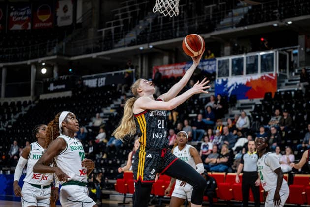 Basketball Villeurbanne 17 03 2026 Wommen™s Basketball World Cup 2026 Qualifying Tournament Nigeria NIG Germany GER Frida Bühner Germany, No 20 Victoria Macaulay Nigeria, No 25