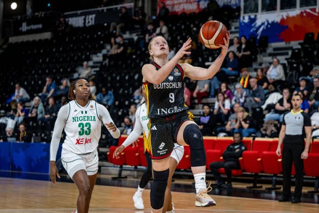 Basketball Villeurbanne 17 03 2026 Wommen™s Basketball World Cup 2026 Qualifying Tournament Nigeria NIG Germany GER Emma Eichmeyer Germany, No 09 Nicole Enabosi Nigeria, No 33