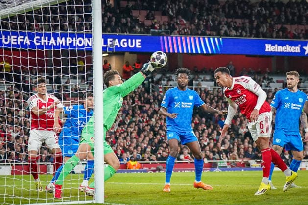 England Football UEFA Champions League 2025 2026, Round of 16 second leg FC Arsenal London vs Bayer 04 Leverkusen Emirates Stadium London Janis Blaswich Bayer 04 Leverkusen, 28 on the ball Gabriel Arsenal, 6 Copyright: xJOERANxSTEINSIEKx