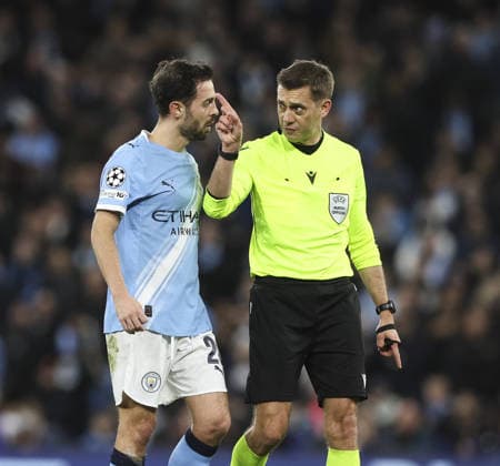 Manchester City v Real Madrid , UEFA Champions League, Round of 16, 2nd leg 17.03.26 Manchester City v Real Madrid , UEFA Champions League, Round of 16, 2nd leg Bradley Ormesher The Times Bernardo Silva of Manchester City sent off  Copyright: xBradleyxOrmesherx NINTCHDBPICT001067504081