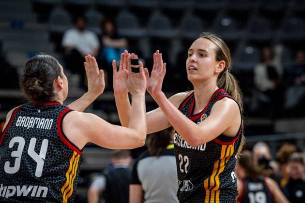 Basketball Villeurbanne 17 03 2026 Wommen™s Basketball World Cup 2026 Qualifying Tournament Nigeria NIG Germany GER Frida Bühner Germany, No 20 Patricia Brossmann Germany, No 34 Jubel