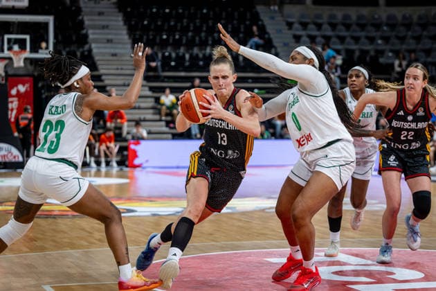 Basketball Villeurbanne 17 03 2026 Wommen™s Basketball World Cup 2026 Qualifying Tournament Nigeria NIG Germany GER Leonie Fiebich Germany, No 13 Amy Okonkwo Nigeria, No 00 Ezinne Kalu Nigeria, No 23