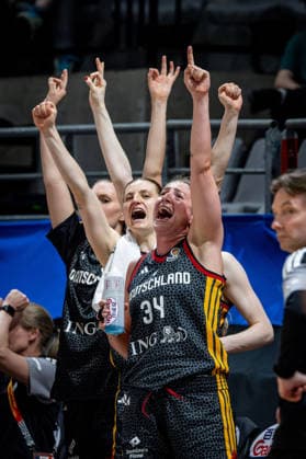 Basketball Villeurbanne 17 03 2026 Wommen™s Basketball World Cup 2026 Qualifying Tournament Nigeria NIG Germany GER Cheers Germany Patricia Brossmann Germany, No 34 Alina Hartmann Germany, No 16 and others