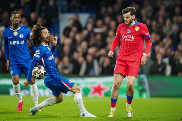 Chelsea v Paris Saint-Germain, UEFA Champions League Khvicha Kvaratskhelia of Paris Saint-Germain under pressure from Marc Cucurella of Chelsea during the Chelsea v Paris Saint-Germain UEFA Champions League, Round of 16, 2nd Leg match at Stamford Bridge, London, England on 17 March 2026 Credit: Dylan Hepworth Every Second Media Editorial use only. All images are copyright Every Second Media Limited. No images may be reproduced without prior permission. Copyright: xIMAGO EveryxSecondxMediax ESM-1863-0038 DylanxHepworthx xEveryxSecondxMediax