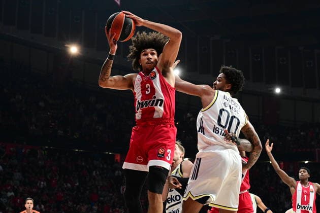 EuroLeague Basketball, Olympiacos Piraeus vs Fenerbahce Beko Istanbul - Tyson Ward, 3 of Olympiacos Piraeus in action during the Euroleague regular season basketball match between Olympiacos Piraeus and Fenerbahce Beko Istanbul held at Peace and Friendship Stadium in Piraeus, Grecee, 17 March 2026. PIRAEUS Greece Copyright: xOnexInchxProductionsx 6896650