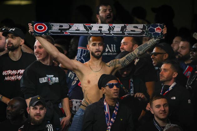 17th March 2026; Stamford Bridge, Chelsea, London, England: UEFA Champions League Football, Chelsea versus Paris Saint Germain; Paris Saint-Germain fans holding scarves in the air  IanxStephen Content restricted for UK based newspaper