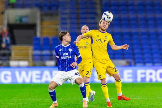Cardiff City v Wycombe Wanderers, EFL Sky Bet League 1 Wycombe Wanderers midfielder Ewan Henderson (20) under pressure from Cardiff City forward Cian Ashford (45) during the EFL Sky Bet League 1 match between Cardiff City and Wycombe Wanderers at the Cardiff City Stadium, Cardiff, UK on 17 March 2026. Cardiff Cardiff City Stadium South Glamorgan UK Editorial use only DataCo restrictions apply See www.football-dataco.com , Copyright: xDanxMintox PSI-23913-0021