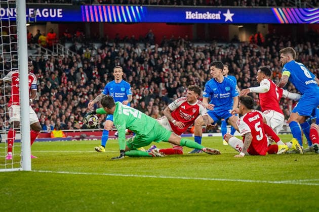 England Football UEFA Champions League 2025 2026, Round of 16 second leg FC Arsenal London vs Bayer 04 Leverkusen Emirates Stadium London Janis Blaswich Bayer 04 Leverkusen, 28 on the ball Copyright: xJOERANxSTEINSIEKx