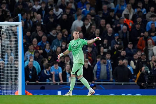 March 17, 2026, Manchester, Manchester, England: Andriy Lunin of Real Madrid CF gestures during the UEFA Champions League 2025 26 Round of 16 Second Leg match between Manchester City and Real Madrid C.F. at Etihad Stadium on March 17, 2026, in Manchester, England. Manchester England - ZUMAa181 20260317_zaa_a181_212 Copyright: xDennisxAgyemanx
