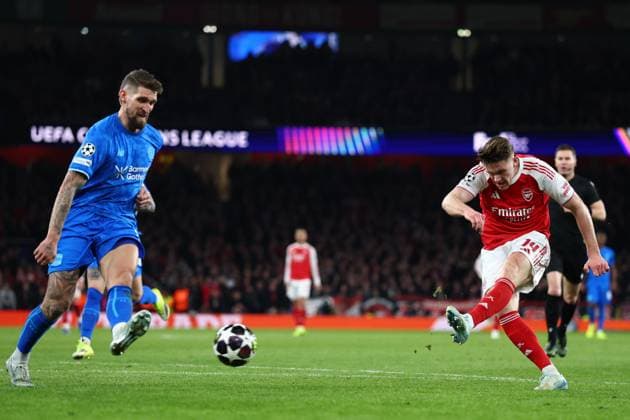 Viktor Gyokeres of Arsenal with a shot on goal Arsenal v Bayer 04 Leverkusen, UEFA Champions League, Round of 16, Second Leg, Football, Emirates Stadium, London, UK - 17 Mar 2026London Emirates Stadium United Kingdom EDITORIAL USE ONLY No use with unauthorised audio, video, data, fixture lists, club league logos or live services. Online in-match use limited to 120 images, no video emulation. No use in betting, games or single club league player publications.  Copyright: xSimonxDael Shutterstockx 16776376bt