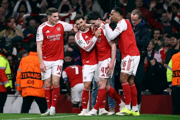 Arsenal gegen Bayer Leverkusen 17. März 2026, London UEFA-Champions-League-Achtelfinale Arsenal gegen Bayer Leverkusen Declan Rice jubelt nach seinem zweiten Tor für Arsenal mit seinen Kollegen Viktor Gyokeres, Martin Zubimendi und Gabriel von Arsenal Foto Jacques Feeney Abseits London UK  Copyright: xJacquesxFeeneyx xOffsidexOffside