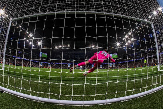 Manchester City FC v Real Madrid CF - UEFA Champions League 2025 26 Round of 16 Second Leg Vinicius Junior of Real Madrid scores to make it 0-1 during the UEFA Champions League last 16 second leg match between Manchester City and Real Madrid at The City of Manchester Stadium in Manchester, United Kingdom, on March 17, 2026. Manchester Greater Manchester United, ManU Kingdom  Copyright: xNewsxImagesx originalFilename:cosgrove-uefacham260317_npLnD.jpg