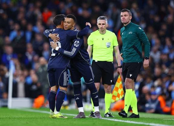 Brahim Diaz of Real Madrid is replaced by Kylian Mbappe Manchester City v Real Madrid, UEFA Champions League, Round of 16, Second Leg, Football, Etihad Stadium, Manchester, UK - 17 Mar 2026Manchester Etihad Stadium United Kingdom EDITORIAL USE ONLY No use with unauthorised audio, video, data, fixture lists, club league logos or live services. Online in-match use limited to 120 images, no video emulation. No use in betting, games or single club league player publications.  Copyright: xMattxWest Shutterstockx 16776379aw