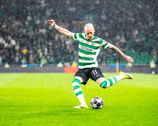 March 17, 2026, Lisbon, Lisbon, Portugal: Nuno Santos of Sporting CP performs the crossing to the area, during the UEFA Champions League - Round of 16 (2nd leg), between Sporting CP vs FC Bodo Glimt at Alvalade Stadium, Lisbon, on March 17, 2026 Lisbon Portugal - ZUMAr200 20260317_zsp_r200_042 Copyright: xNunoxReisinhox