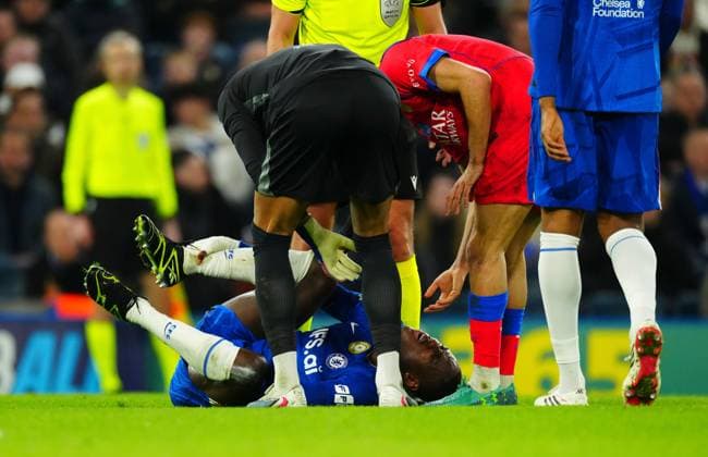 Trevoh Chalobah of Chelsea with an injury to his left leg Chelsea v Paris Saint-Germain, UEFA Champions League, Round of 16, Second Leg, Football, Stamford Bridge, London, UK - 17 Mar 2026London Stamford Bridge United Kingdom EDITORIAL USE ONLY No use with unauthorised audio, video, data, fixture lists, club league logos or live services. Online in-match use limited to 120 images, no video emulation. No use in betting, games or single club league player publications.  Copyright: xJavierxGarcia Shutterstockx 16776377ac