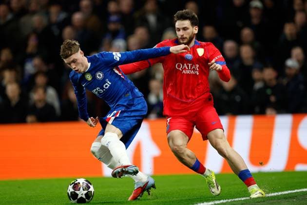 Cole Palmer of Chelsea holds off Khvicha Kvaratskhelia of PSG Chelsea v Paris Saint Germain, Football, UEFA Champions League Round of 16 2nd Leg, Stanford Bridge, Chelsea, London - UK, 17 03 2026 Editorial use only  Copyright: xMattxImpey Shutterstockx 16778767at