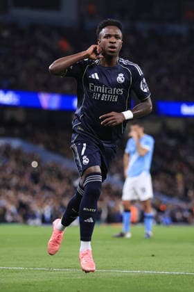 Fußball UEFA-Champions-League-Achtelfinale Manchester City gegen Real Madrid 17. März 2026 UEFA-Champions-League-Achtelfinale Manchester City gegen Real Madrid Vinicius Junior von Real Madrid jubelt nach seinem ersten Tor Foto Simon Stacpoole Abseits Manchester UK  Copyright: xSimonxStacpoolexOffside