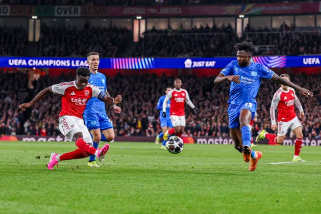 LONDON, ENGLAND - MARCH 17: Bukayo Saka of Arsenal shoots during the UEFA Champions League 2025 26 Round of 16 Second Leg match between Arsenal FC and Bayer 04 Leverkusen at Arsenal Stadium on March 17, 2026 in London, England.  Copyright: xRenexNijhuis MBxMediax