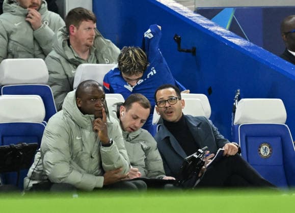 Chelsea vs PSG - UEFA Champions League LONDON, ENGLAND - MARCH 17: Head coach of Chelsea Liam Rosenior (R) reacts during the UEFA Champions League 2025 26 Round of 16 second-leg match between Chelsea and Paris Saint-Germain at Stamford Bridge in London, England on March 17, 2026. Mustafa Yalcin Anadolu London United Kingdom. Editorial use only. Please get in touch for any other usage.  Copyright: x2026xAnadoluxMustafaxYalcinx