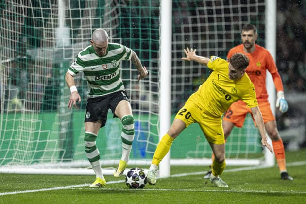 Nuno Santos 11 of Sporting CP and Fredrik Sjøvold 20 of Bodø Glimt fight for possession during the UEFA Champions League match between Sporting CP vs FK Bodø Glimt at Estadio Jose Alvalade on March 17th,2026 (Photo by Joao Bravo Sports Press Photo)  Copyright: xJoaoxBravo SportsxPressxPhotox Sportspressphoto_SPR112942