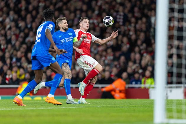 Arsenal v Bayer Leverkusen, Champions League Bayer Leverkusen midfielder Aleix Garcia (24) and Arsenal forward Viktor Gyökeres (14) battle for the ball during the Champions League match between Arsenal and Bayer Leverkusen at the Emirates Stadium, London, UK on 17 March 2026. London Emirates Stadium Greater London UK Editorial use only , Copyright: xToyinxOshodix PSI-23909-0083