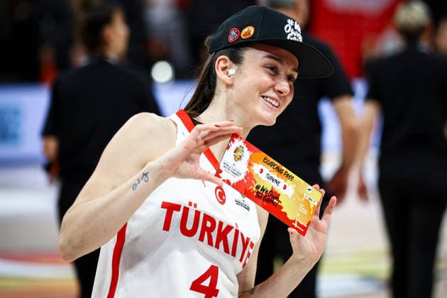 Turkiye vs Hungary Women s Basketball World Cup 2026 Qualifying Tournaments Olcay Cakir of Turkiye national team, Nationalteam celebrates the qualification to the 2026 Basketball World Cup after the Women s Basketball World Cup 2026 Qualifying Tournaments Group Phase - Group A between Turkiye National Team and Hungary National Team at Turkcell Basketball Development Center on March 17, 2026 in Istanbul, Turkey. Istanbul Istanbul Turkey Copyright: xBurakxBasturkx