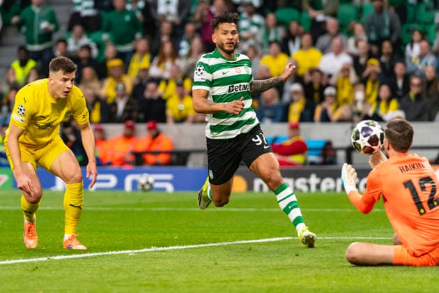 17th March 2026; Estadio Jose Alvalade, Lisbon, Portugal, UEFA Champions League Football, Sporting Lisbon versus Bodo Glimt; Nikita Haikin goalkeeper of Bodo Glimt saves the shot of Luis Suarez of Sporting  JosexSalgueiro Content restricted for UK based newspaper
