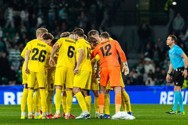 Uefa Champions League 2025 26 Sporting CP FK Bodø Glimt the players of FK Bodø Glimt form a circle during the UEFA Champions League 2025 26 League Round of 16, 2nd Leg match between Sporting CP and FK Bodø Glimt on Tuesday 17 March 2026 in Lisbon, Portugal Copyright: HMBxMedia CarlosxSilva