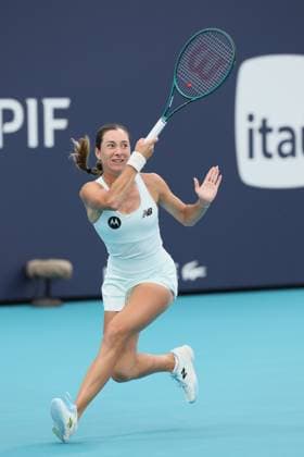 MIAMI GARDENS, FLORIDA - MARCH 17: McCartney Kessler of the United States defeats Magdalena Frech of Poland during their match on day 1 of the Miami Open at Hard Rock Stadium on March 17, 2026 in Miami Gardens, Florida. People: McCartney Kessler Copyright: xhoo-me.com MediaPunchx