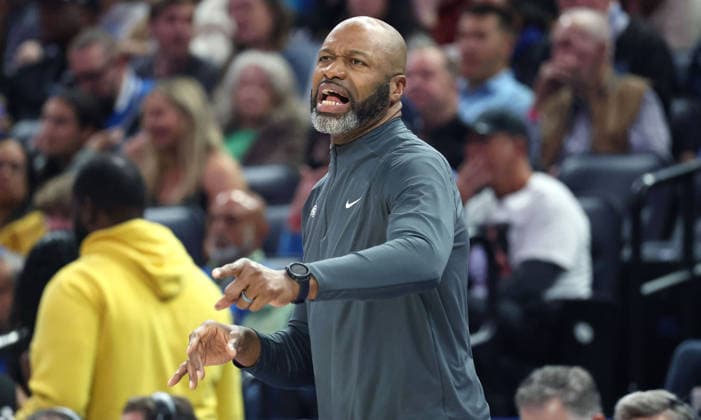 March 17, 2026, Orlando, Fl - Florida, USA: Orlando Magic head coach Jamahl Mosley directs action against the Oklahoma City Thunder at the Kia Center on Tuesday, March 17, 2026, in Orlando, Florida. Orlando USA - ZUMAm67_ 20260317_zaf_m67_022 Copyright: xStephenxM.xDowellx