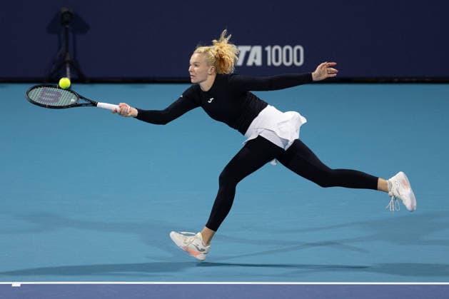 2026 Miami Open Presented By Itau - Day 1 Katerina Siniakova of Czechia stretches for a shot against Camila Osorio of Colombia during their first-round match on Day 1 of the Miami Open at Hard Rock Stadium in Miami Gardens, Florida, on March 17, 2026. Miami Gardens FL United States  Copyright: xMauricioxPaizx originalFilename:paiz-miamiope260317_npBZQ.jpg