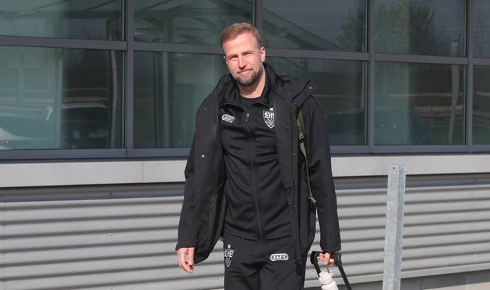 Stuttgart , Departure VfB Stuttgart for Europa League match in Porto , Sebastian Hoeneß